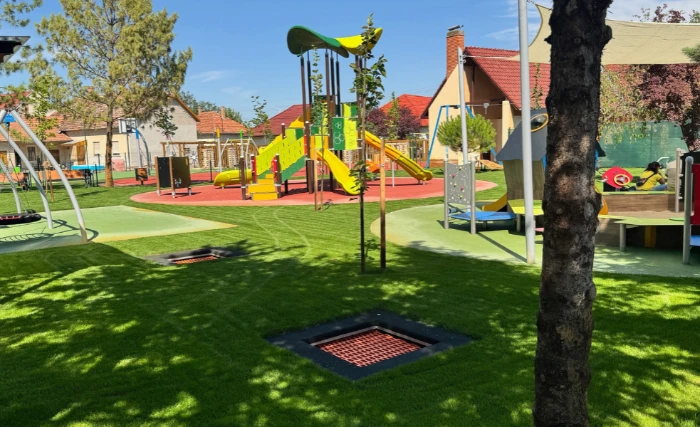 Új játszótér- és parkfejlesztés Mórahalmon Buglo eszközökkel