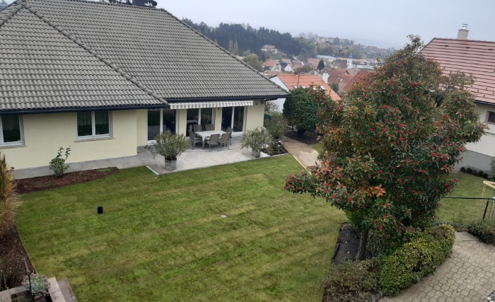 Kicsi kert, messze innen