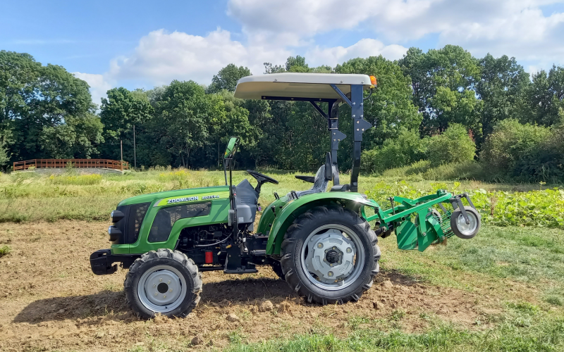 ZOOMLION traktor 25 LE + burgonya kiszedő