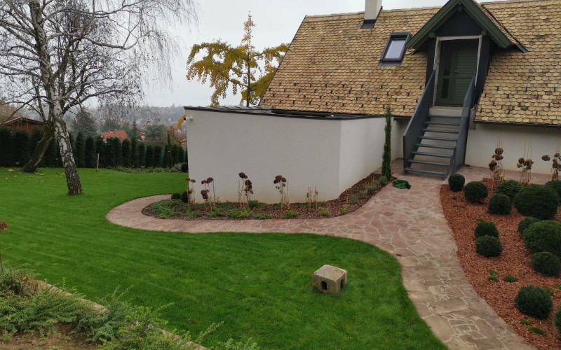 Kis lépések egy nagy kertben