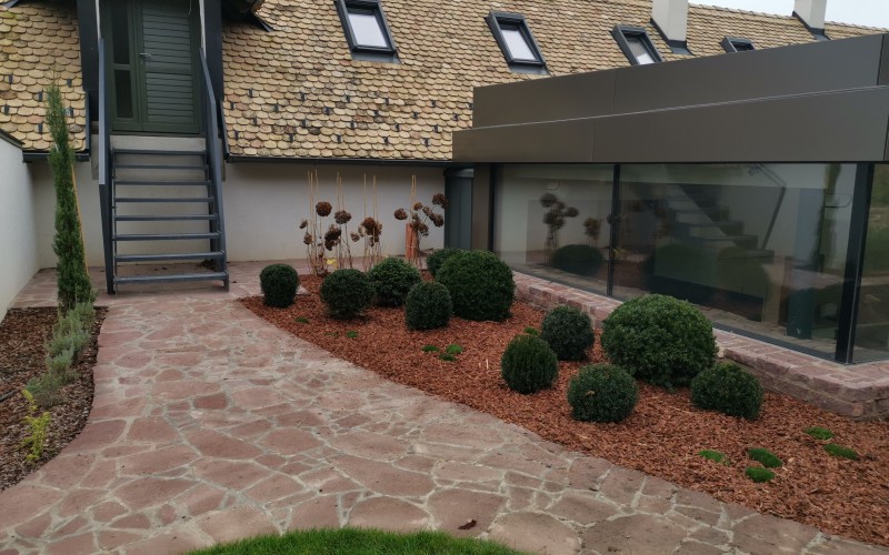 Kis lépések egy nagy kertben