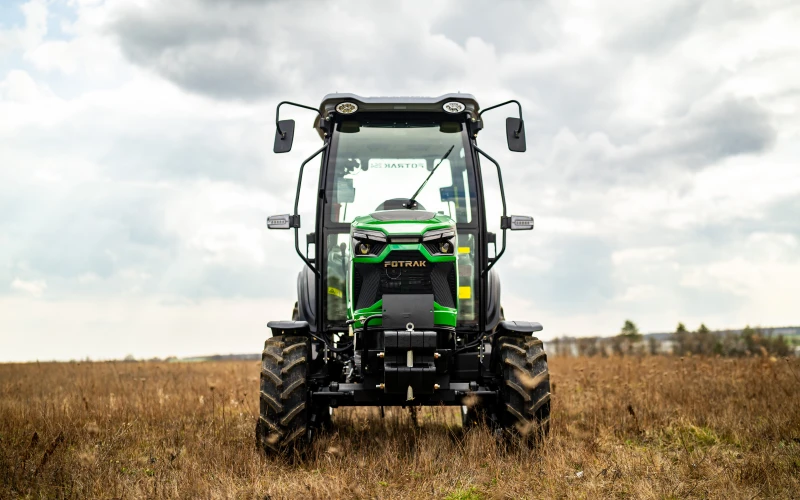 Fotrak 25 lóerős traktor ME