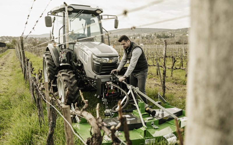 Fotrak traktorok Royal-Kert Kft.