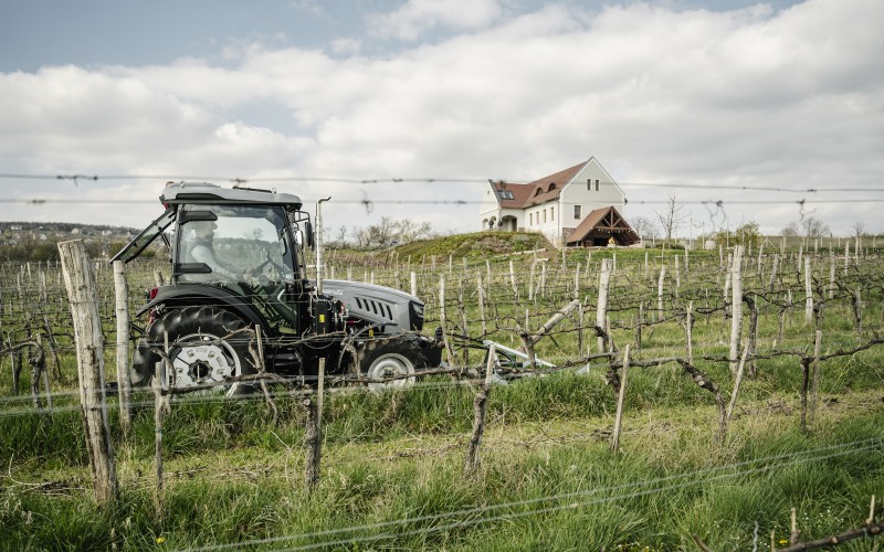 Fotrak traktorok Royal-Kert Kft.