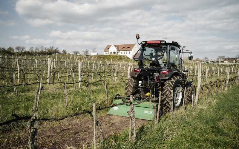 Fotrak traktorok Royal-Kert Kft.