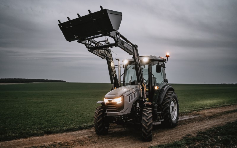 Fotrak traktorok Royal-Kert Kft.