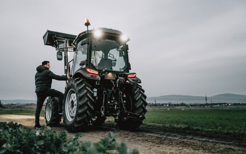 Fotrak traktorok Royal-Kert Kft.