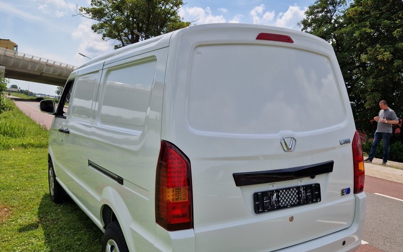 VICTORY E2 van 3