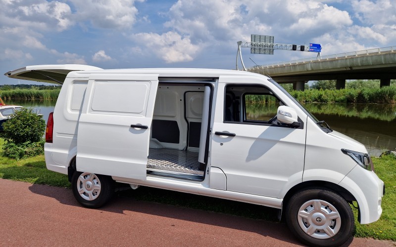 VICTORY E2 van 4