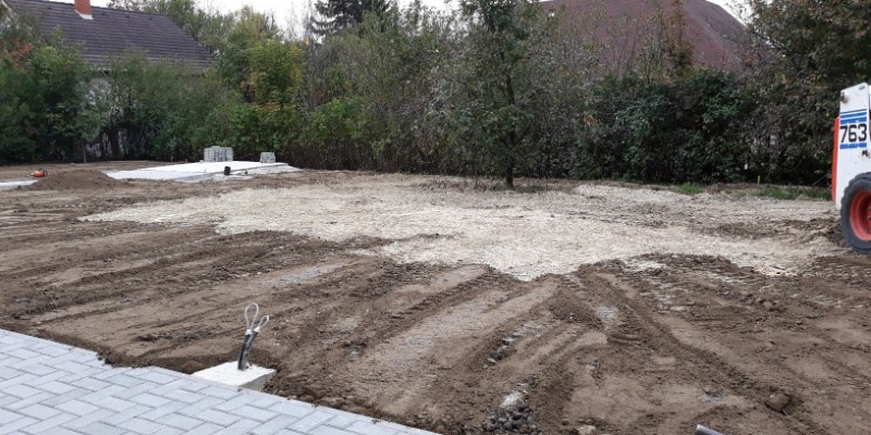 Termőföld terítés géppel