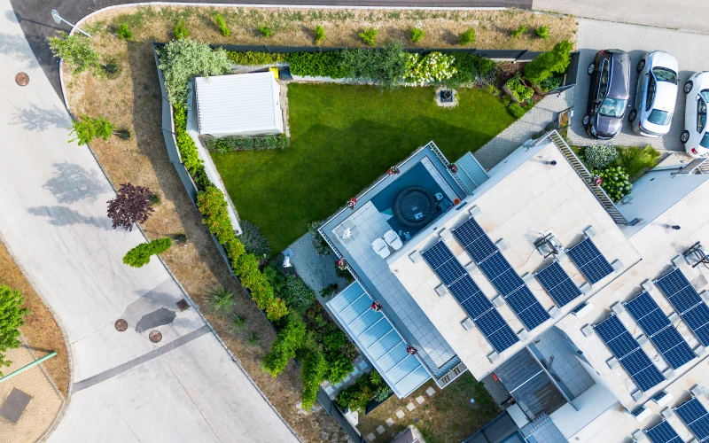 Kerttervezés és kivitelezés - robotfűnyíró-barát kert