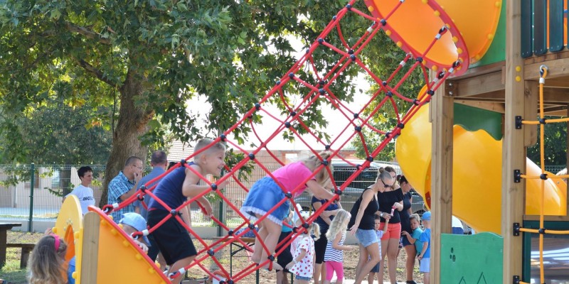 17 méteres fahajó a fertőszentmiklósi játszótéren