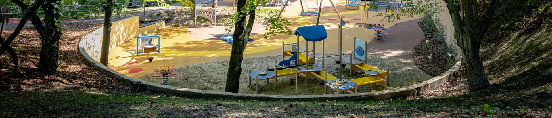 Köztér_Játszótér_pető