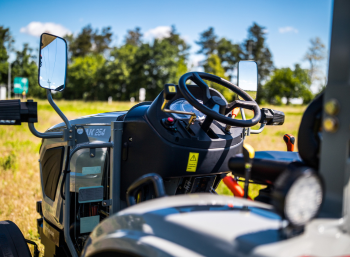 Fotrak ME254R fülke nélküli traktor_14