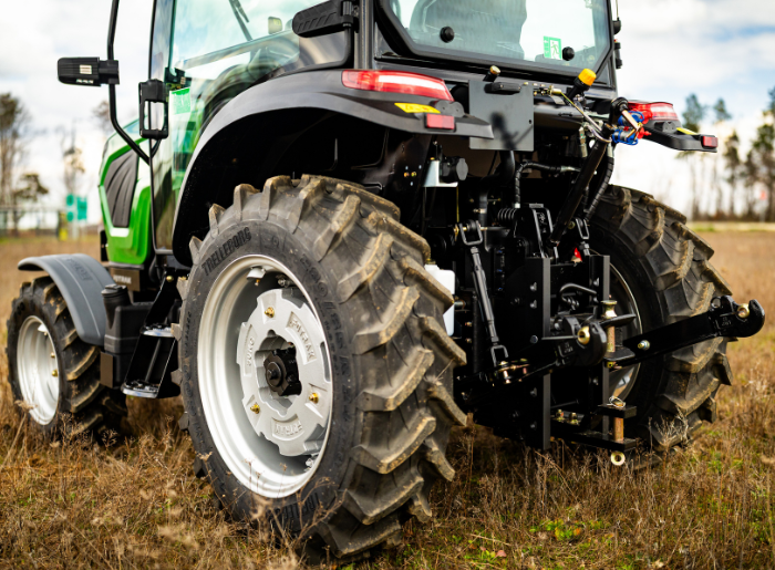ME 25LE fülkés FOTRAK traktor (13)