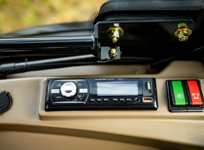 ME 25LE fülkés FOTRAK traktor (5)