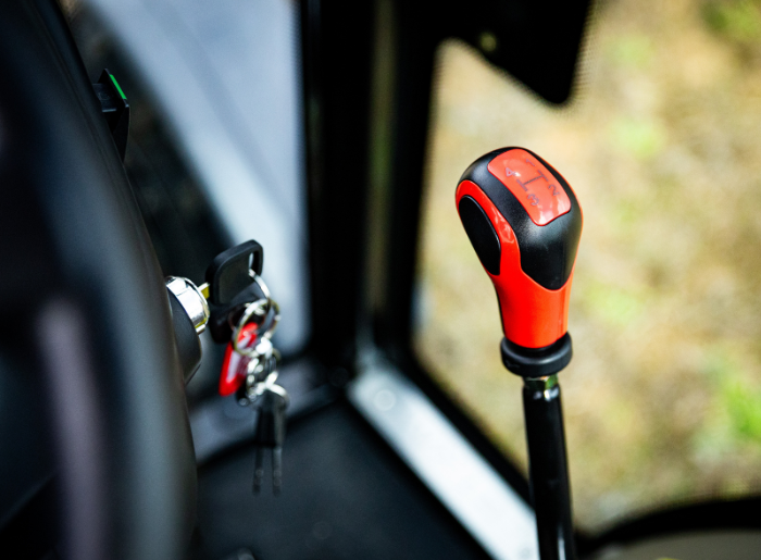 ME 25LE fülkés FOTRAK traktor (6)