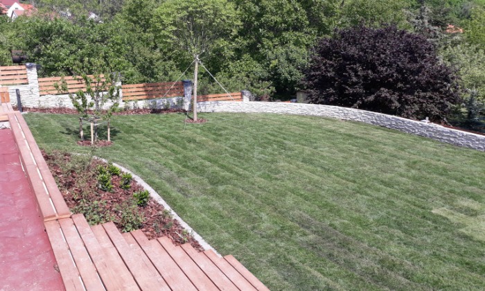 Budaörs - Lejtős, keskeny kert