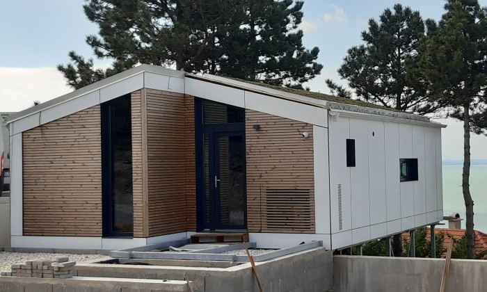 Balatonfűzfő- A lejtőtető