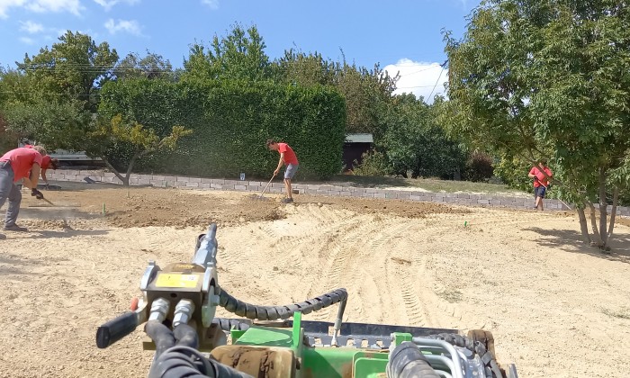 Alsóörs- újdonságok kertje