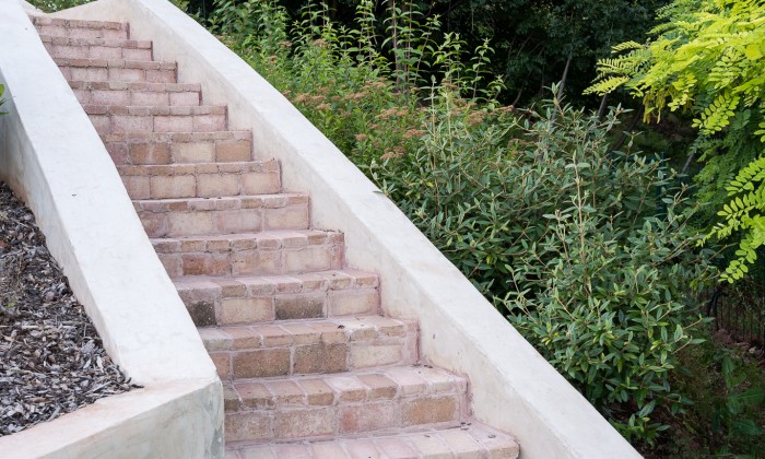 Balatoni panorámájú kert