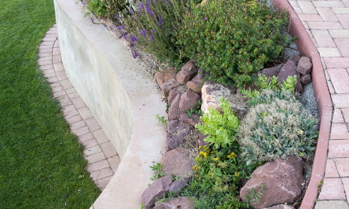 Balatoni panorámájú kert