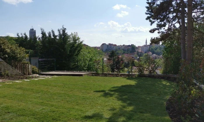 Veszprém – Kis kert, új kilátásokkal