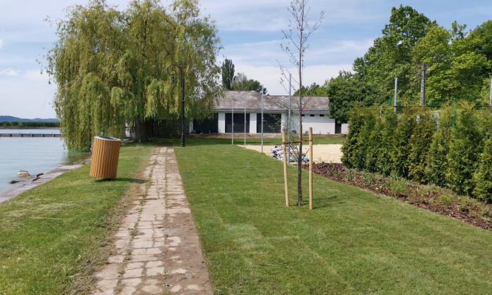 Csopak - Bővült, szépült a strand