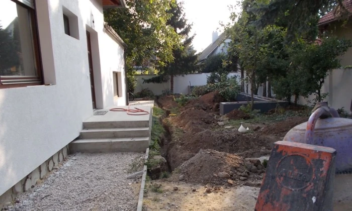 Veszprém - Árnyas kiskert_10