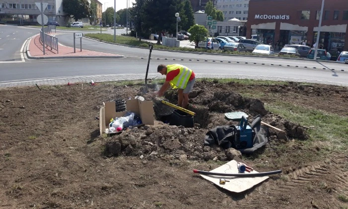Veszprém, Budapesti út - Körforgalom zöldítése