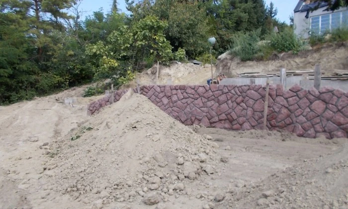 Balatonakarattya - Lejtős villakert_15
