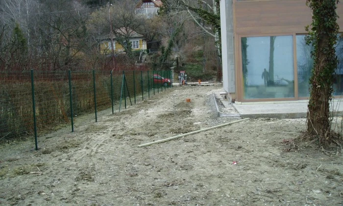 Balatonakarattya - Modern kert a Balaton partján_5