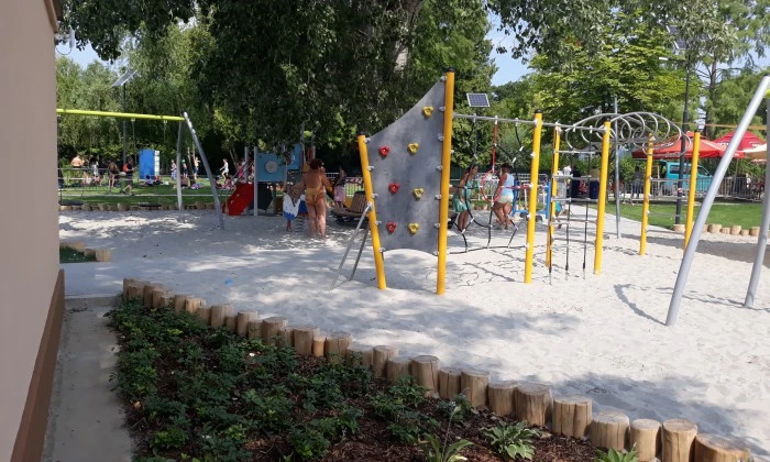 Balatonkenese - Egy strand családokra szabva_20