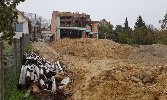 Budaörs - Lejtős, keskeny kert