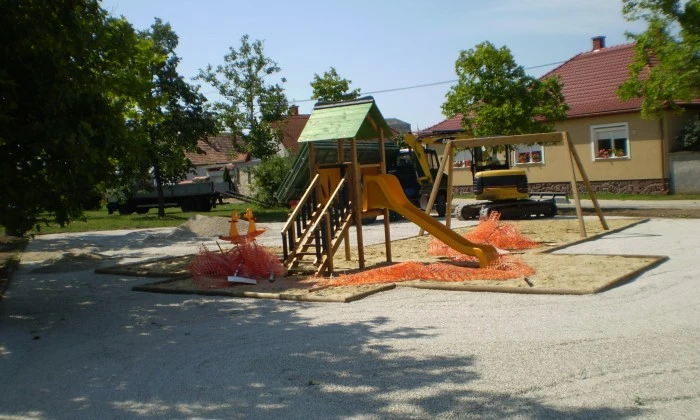 Veszprém - Családi pihenőpark játszótérrel_10
