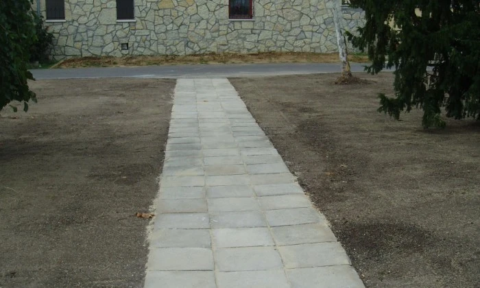 Veszprém - Családi pihenőpark játszótérrel_19