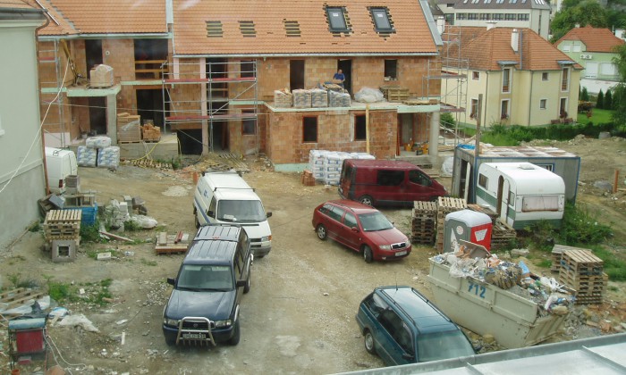 Veszprém, Eszterházy-udvar - Közösségi kert építése_2