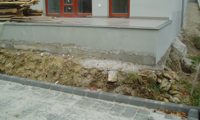 Veszprém, Eszterházy-udvar - Közösségi kert építése_5