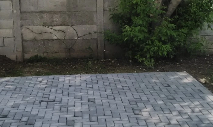 Veszprém - Icipici  előkert_3