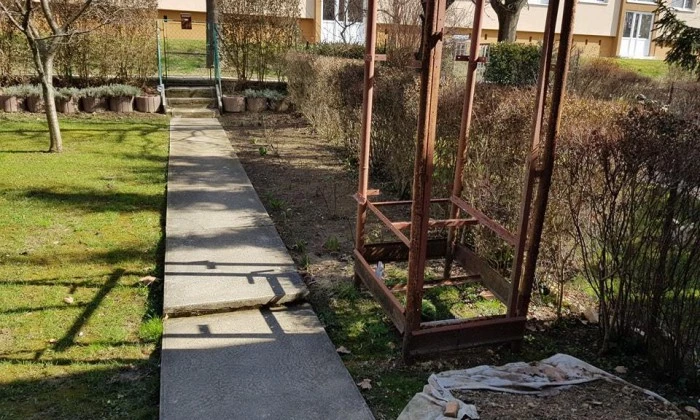 Veszprém - Kis kert, egyszerű fenntartás_2