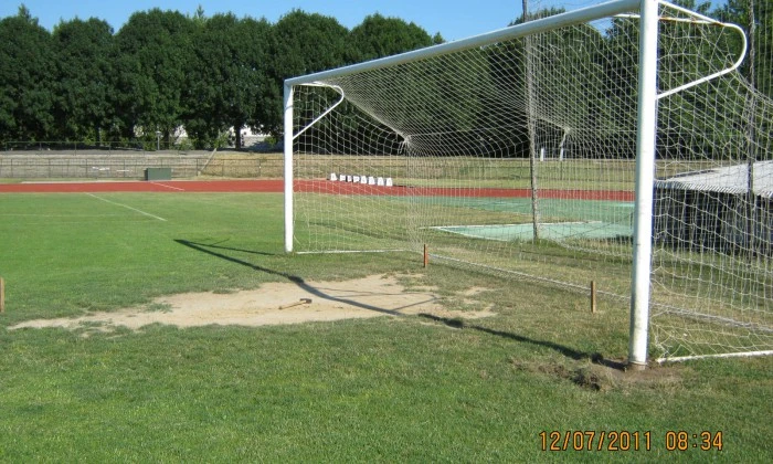 Veszprém, Stadion futballpálya - Gyepszőnyegezés_1