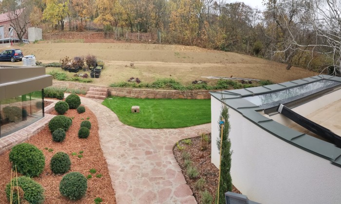 Kis lépések egy nagy kertben