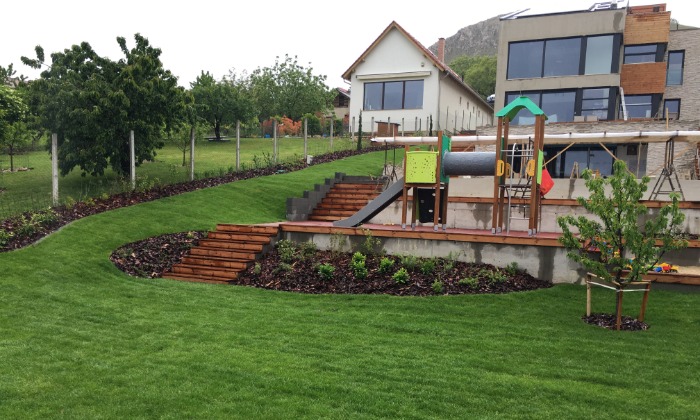 Budaörs - Lejtős, keskeny kert