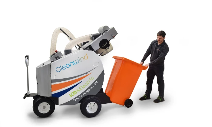 CleanWind elektromos hulladékszívó átadás – Óbudai Vagyonkezelő