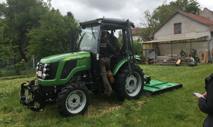 Ádánd,  traktor és munkaeszköz