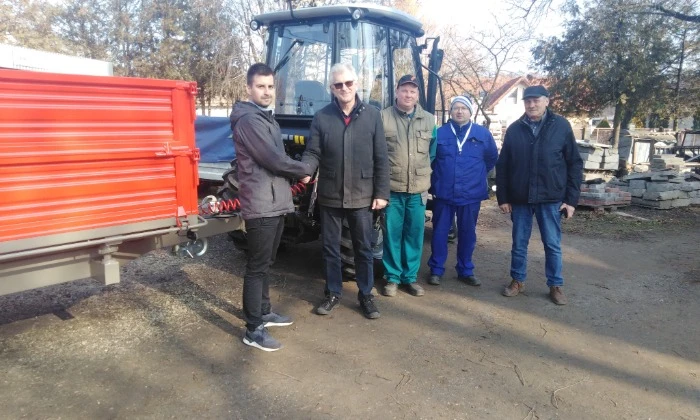 Lesenceistvánd, traktor és munkaeszköz