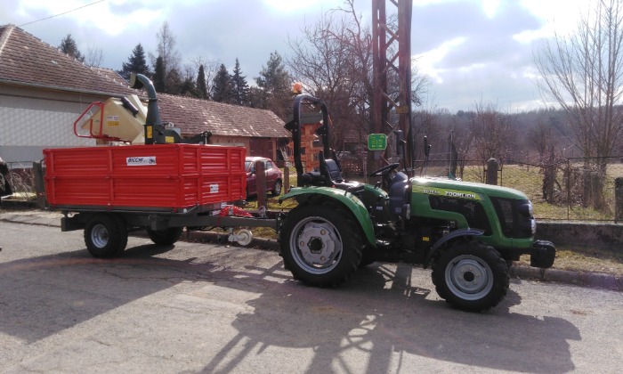Szaknyér, traktor és munkaeszköz