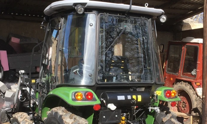 Felsőnyék, traktor és munkaeszköz