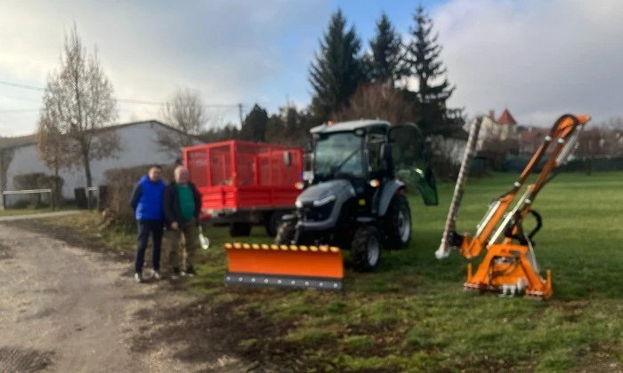 25 LE Fotrak traktor átadás-Penc önkormányzat részére