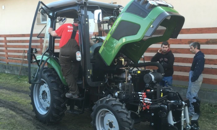 Szigetújfalu, traktor és munkaeszköz